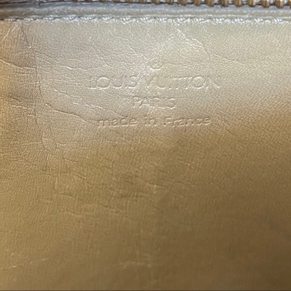 Louis Vuitton - Picture 6 of 10